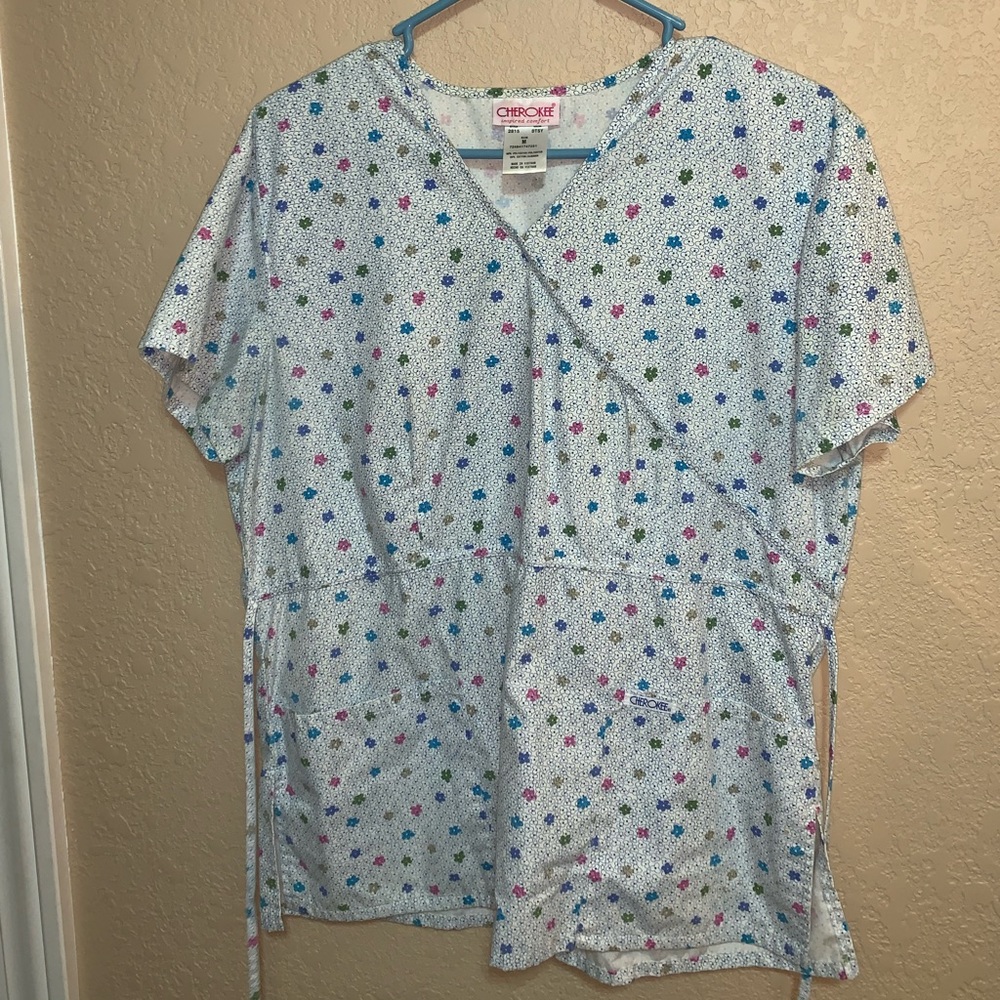 Cherokee Scrub Top